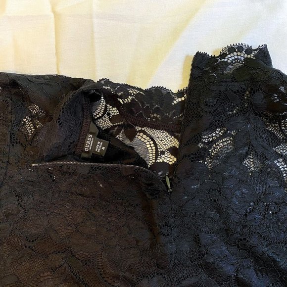 GUESS Black Lace Mock-Neck Shayna Top Medium - Picture 3 of 6